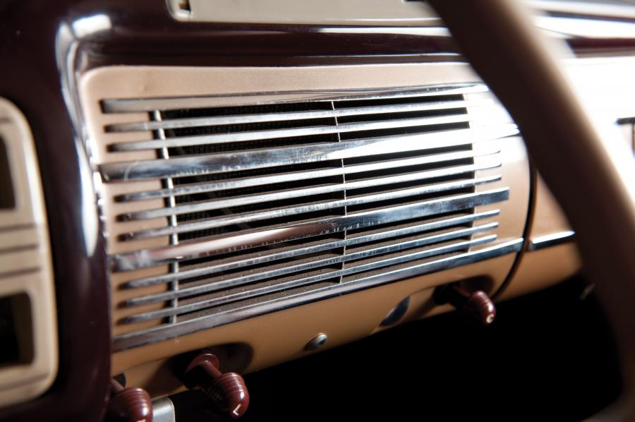  Ford DeLuxe Convertible Coupe 1940 года  (фото 13 из 80)